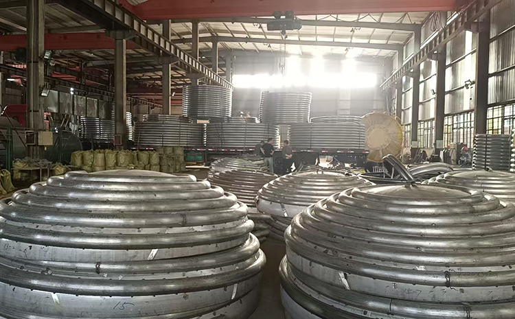 不同材质封头盘管的价格差异大吗？